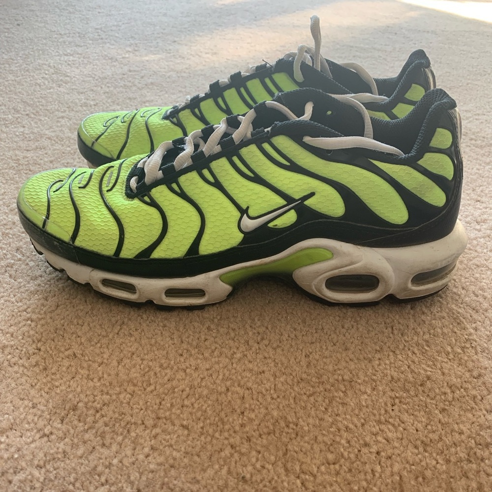 Nike TN neon green